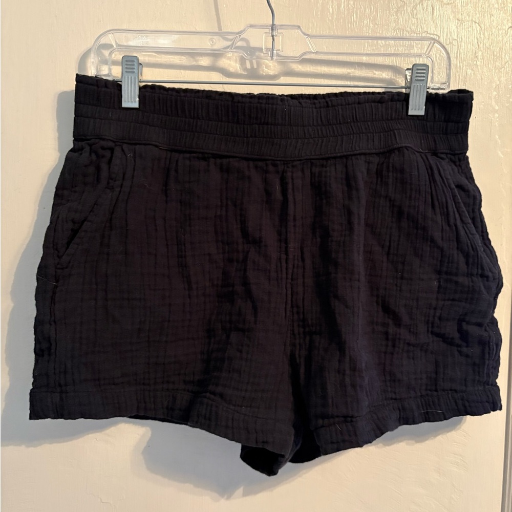 LOFT: Women’s Black Shorts w/ Pockets (front/back)